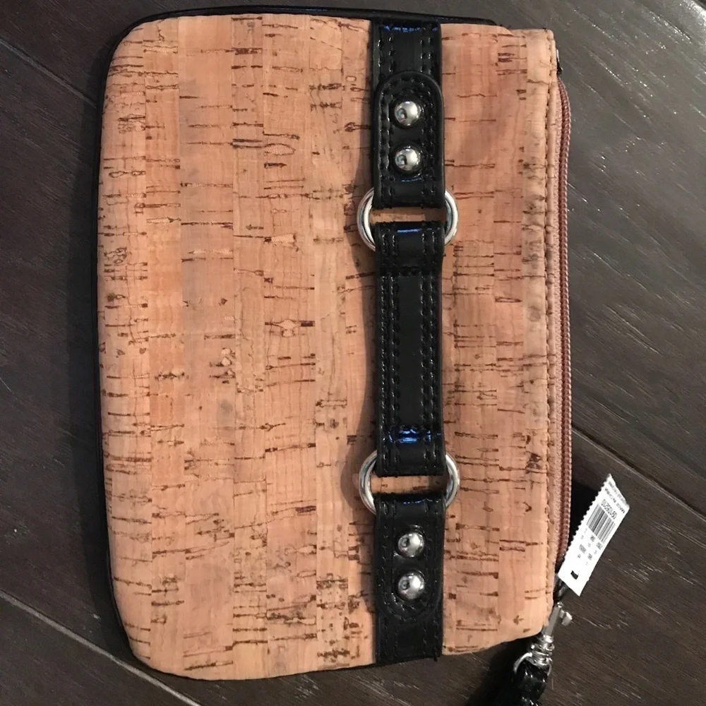 Cute express wristlet tan and black with tag